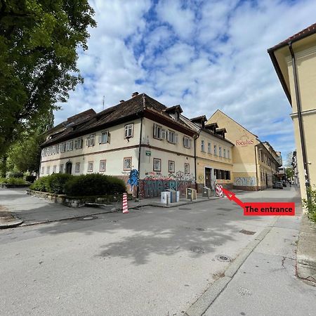 Viktorija City Center Apartment リュブリャナ エクステリア 写真